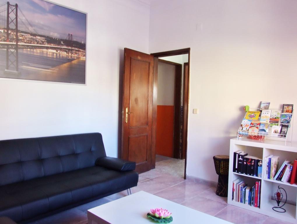 Lisbon Cosy Hostel Bagian luar foto