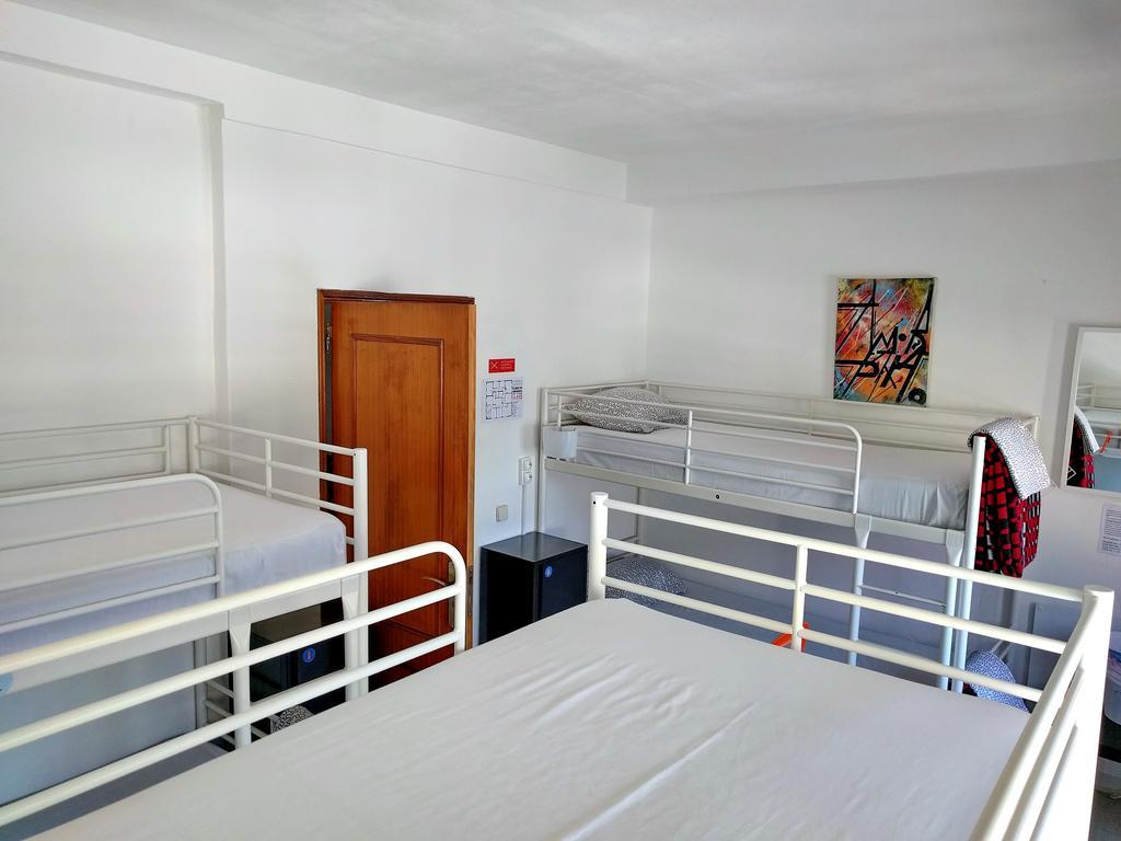 Lisbon Cosy Hostel Bagian luar foto